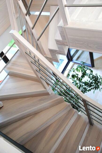 Schody dębowe, jesionowe, orzech amerykański