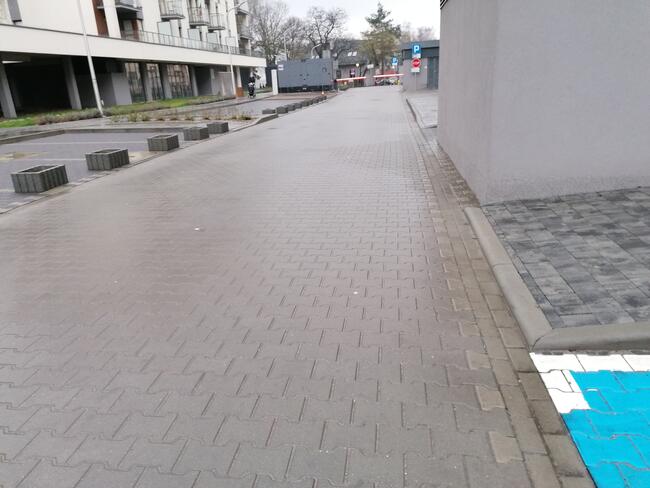Miejsce postojowe WROCŁAWSKA 53c,brama na pilota, szlaban