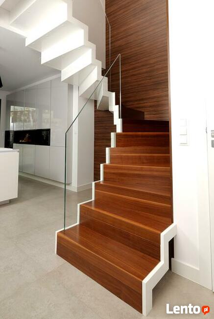 Schody dębowe, jesionowe, orzech amerykański
