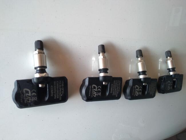 sprzedam czujnikami ciśnienia do reno scenik clio prawie now