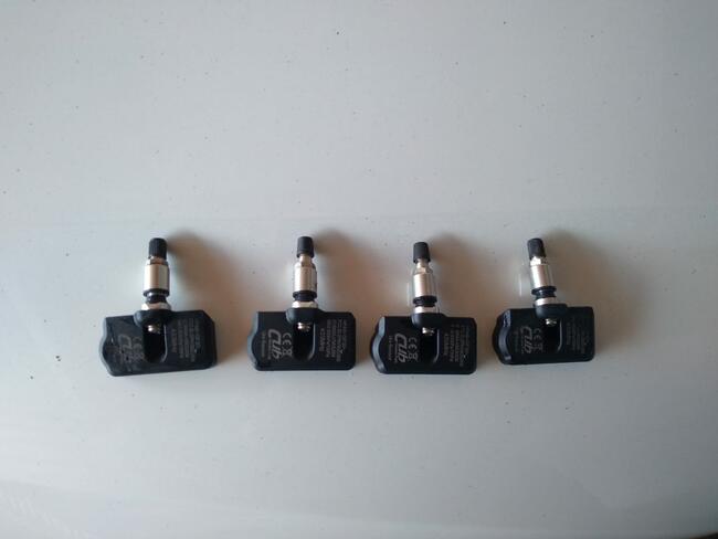 sprzedam czujnikami ciśnienia do reno scenik clio prawie now