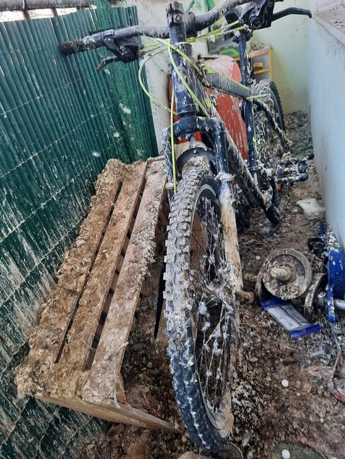 Vector Sprzątanie balkonu i montaż siatek Łódź