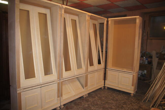 Do gabinetu, na wymiar biblioteka i inne lada, itp