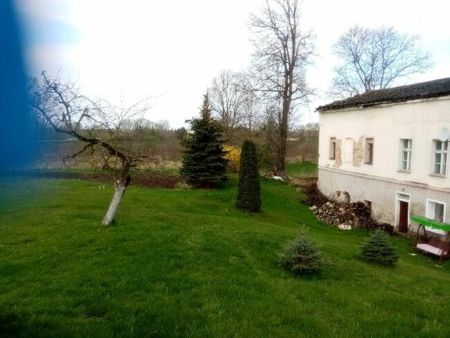 Dom z zabudowaniami gospodarczymi 1 km od Nysy