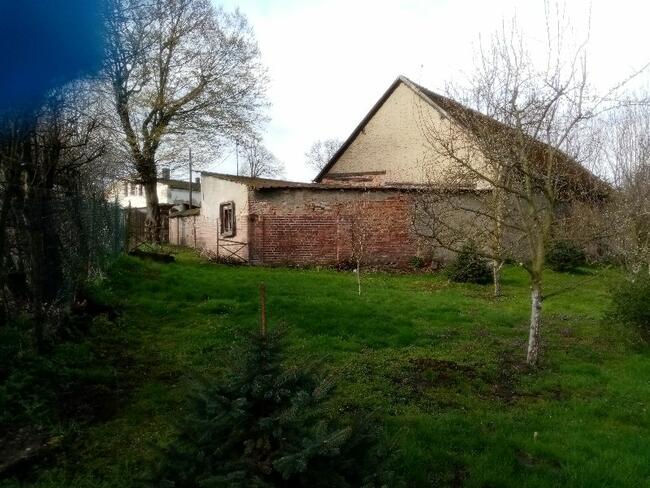 Dom z zabudowaniami gospodarczymi 1 km od Nysy