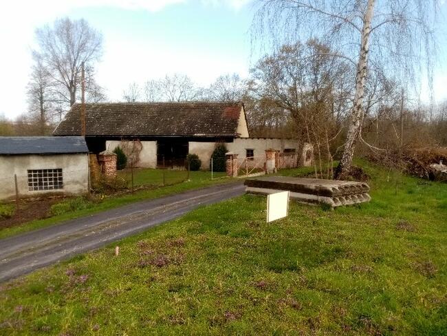 Dom z zabudowaniami gospodarczymi 1 km od Nysy