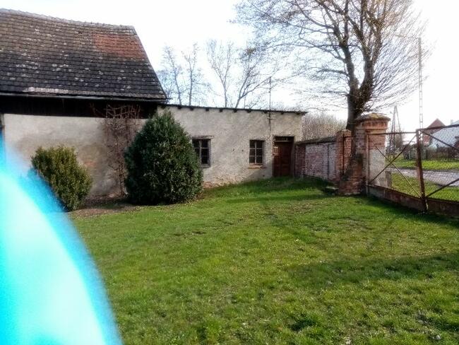 Dom z zabudowaniami gospodarczymi 1 km od Nysy