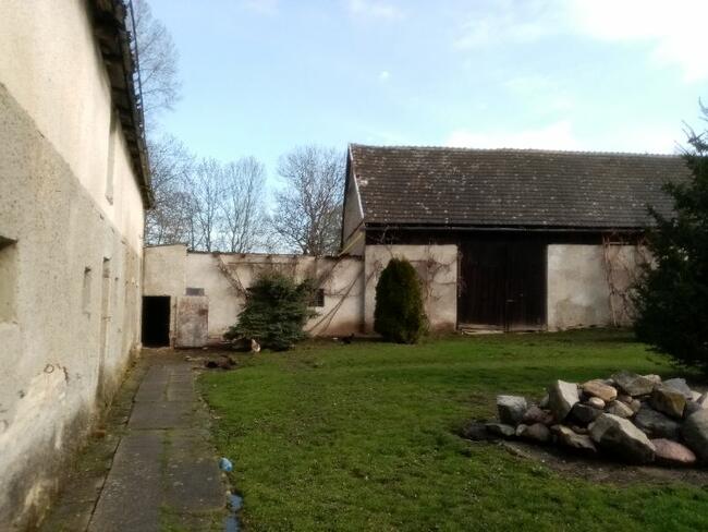 Dom z zabudowaniami gospodarczymi 1 km od Nysy