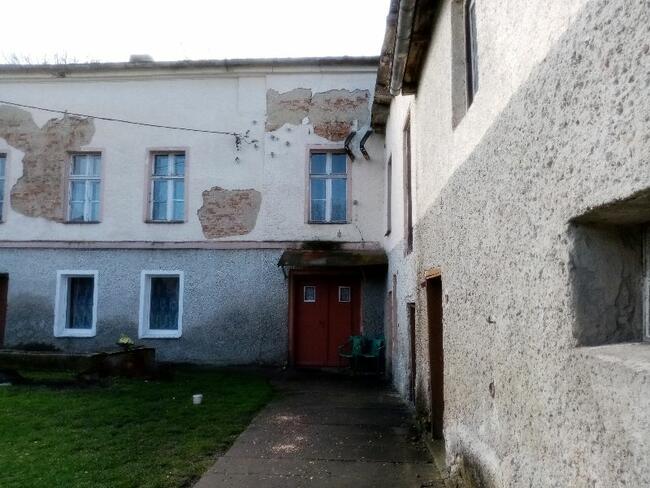 Dom z zabudowaniami gospodarczymi 1 km od Nysy