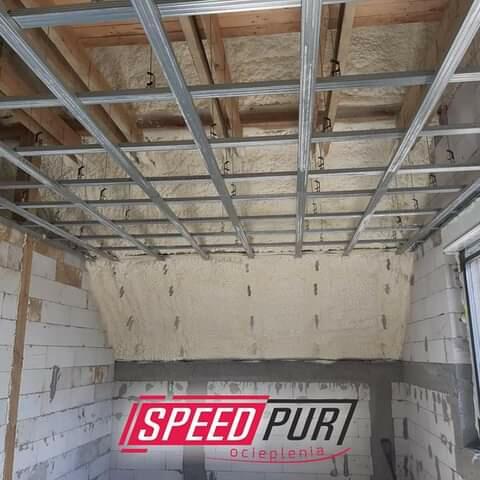 Ocieplanie Poddaszy Piana Pur Strop Wiązary Budowa Słubice