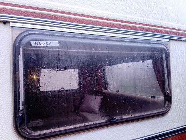 Okno do przyczepy kempingowej przód