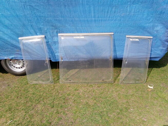 Okna przednie do przyczepy kempingowej Angielskiej