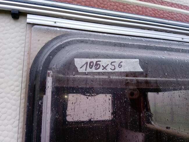 Okno do przyczepy kempingowej przód