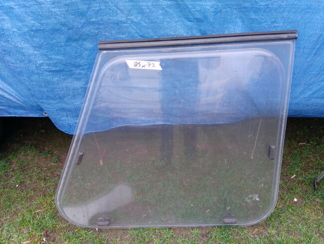 Okno do przyczepy kempingowej przód
