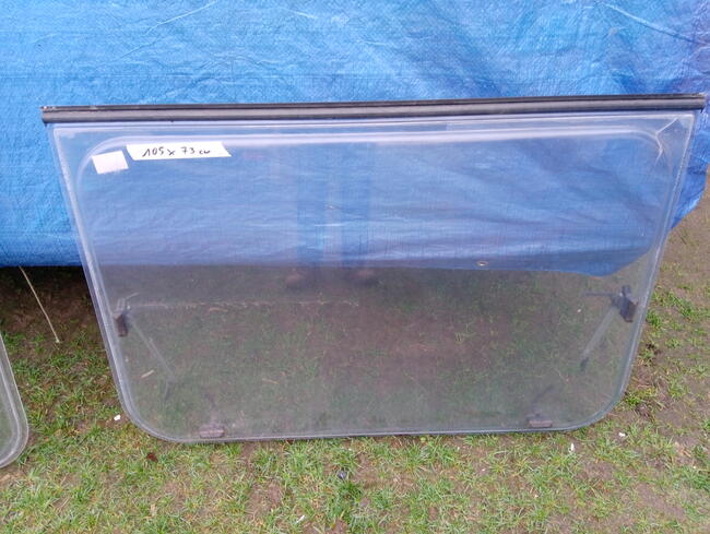 Okno do przyczepy kempingowej przód