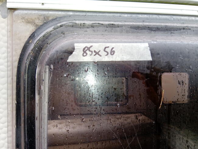 Okno do przyczepy kempingowej przód