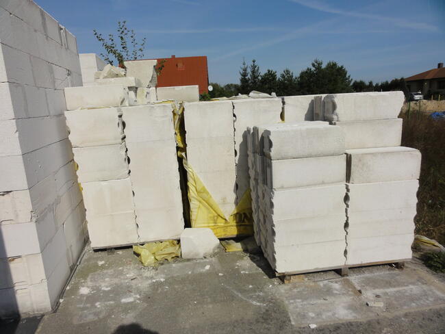 Sprzedam działkę budowlaną 802m2 w Wojnowicach z rozpoczęt