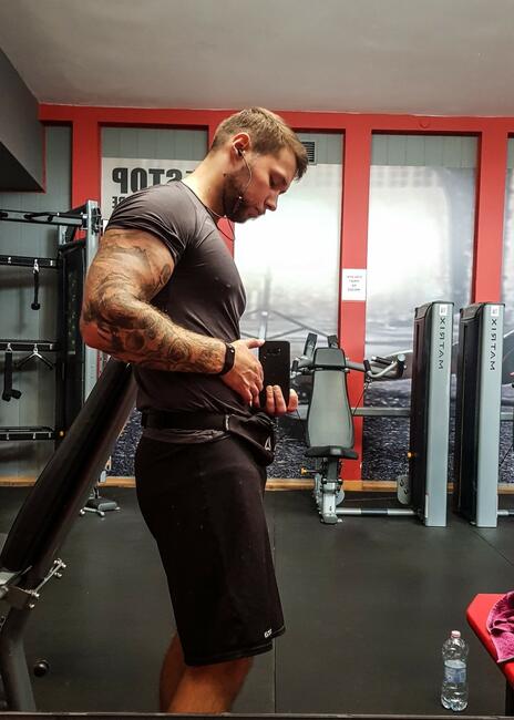 MARCIN DOBRZENIECKI DIETETYK I TRENER PERSONALNY