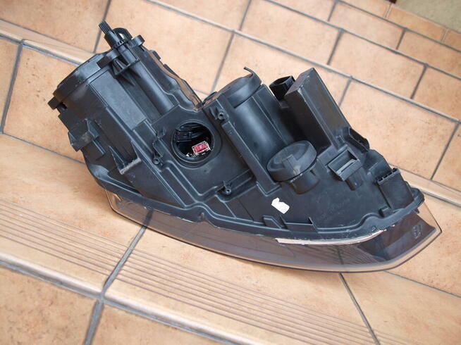 VW Polo lampa lewa przód (xenon + Led) 2009 -2017r (europa)