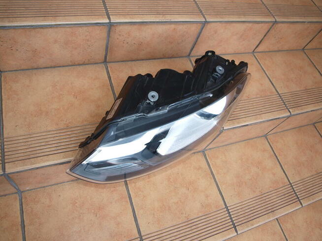 VW Polo lampa lewa przód (xenon + Led) 2009 -2017r (europa)