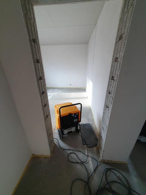 wypożyczalnia osuszaczy powietrza pochłaniaczy wilgoci Pyrzy