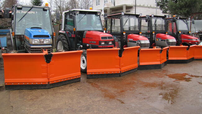 Pług do śniegu Yanmar Kubota Iseki