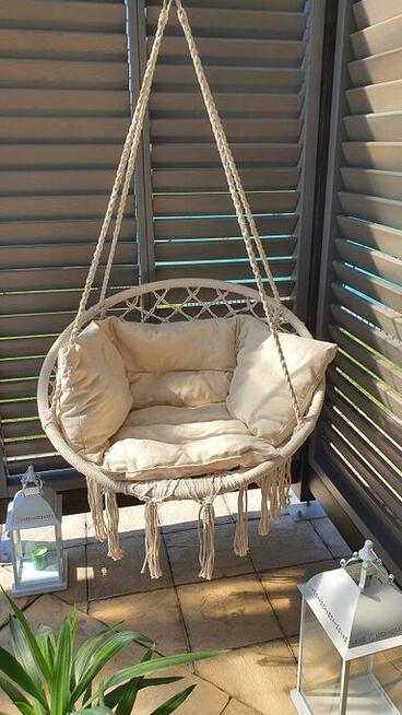 Bocianie gniazdo z poduszką, fotel brazylijski czarny/beżowy