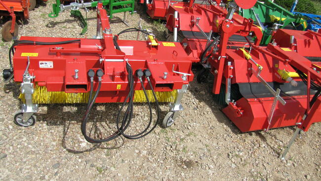 Zamiatarka z koszem 600/1500 do wózka widłowego, ładowarki