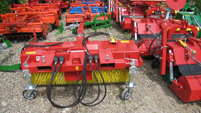 Zamiatarka z koszem 600/1500 do wózka widłowego, ładowarki