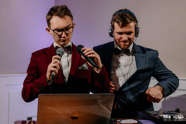 The Gentlemen Music Project // DJ i KONFERANSJER + SKRZYPCE