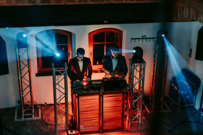 The Gentlemen Music Project // DJ i KONFERANSJER + SKRZYPCE