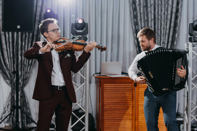 The Gentlemen Music Project // DJ i KONFERANSJER + SKRZYPCE