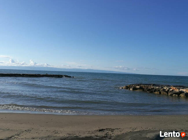 prywatna wyposażona plaża we włoszech puglia