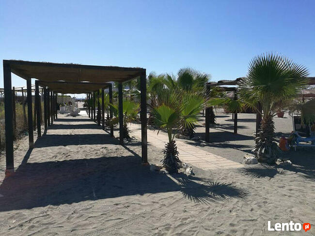 prywatna wyposażona plaża we włoszech puglia