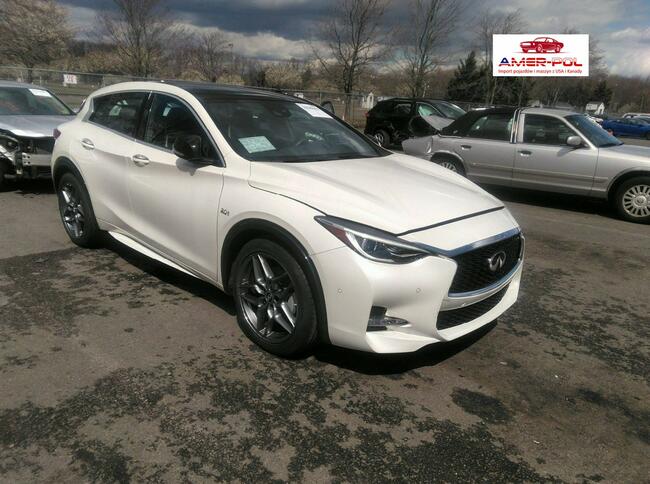 Infiniti QX30 2017, 2.0L, porysowany lakier