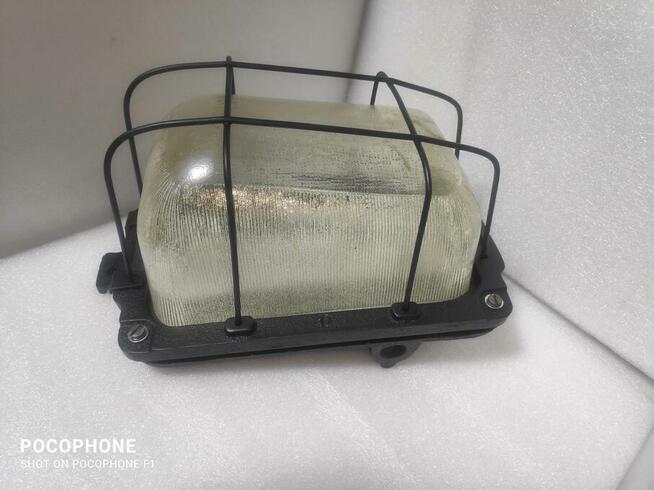 Lampa kinkiet z czasy PRL-U