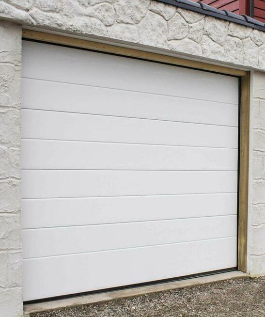 Brama garażowa segmentowa o wymiarach 2500 x 2250, biały