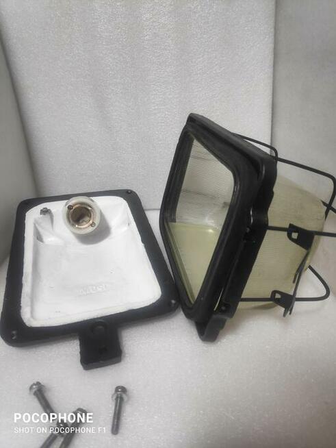 Lampa kinkiet z czasy PRL-U