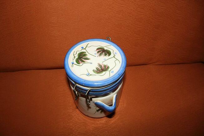 Pojemnik spożywczy z porcelitu