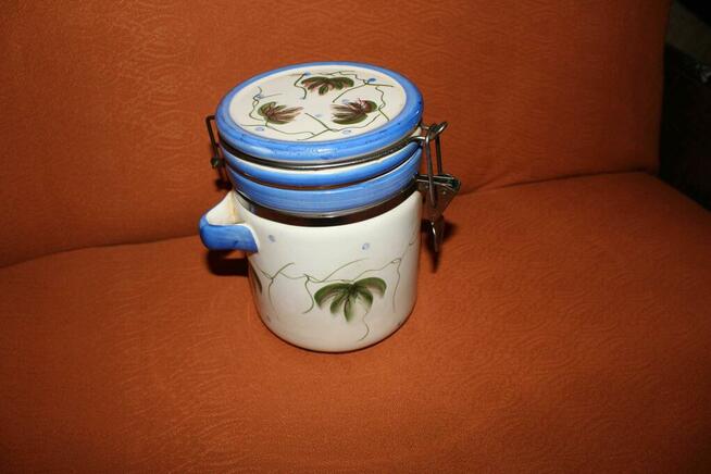 Pojemnik spożywczy z porcelitu