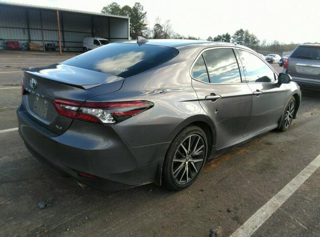 Toyota Camry 2021, 2.5L, XLE, po kradzieży