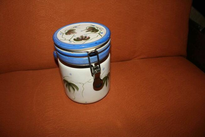 Pojemnik spożywczy z porcelitu