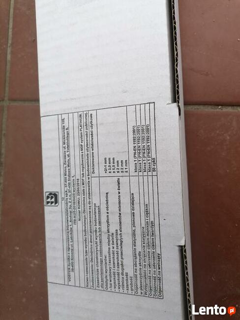 Drzwi łazienkowe białe 90L wraz z ościeżnicą.