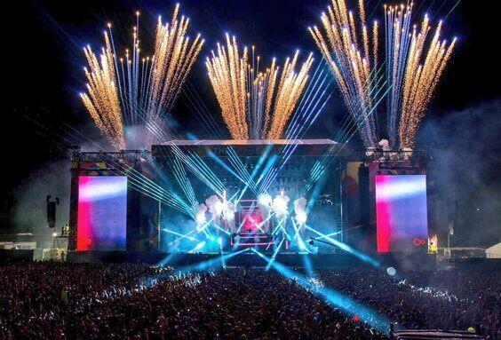 Efekty sceniczne konfetti iskry ognie fajerwerki spark dym