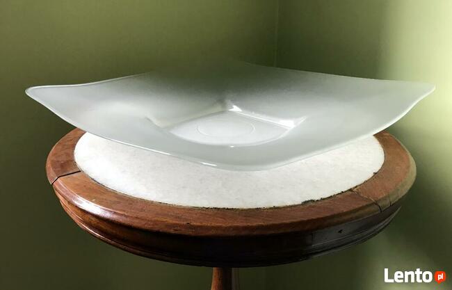 Patera z opalowego szkła, kwadratowa