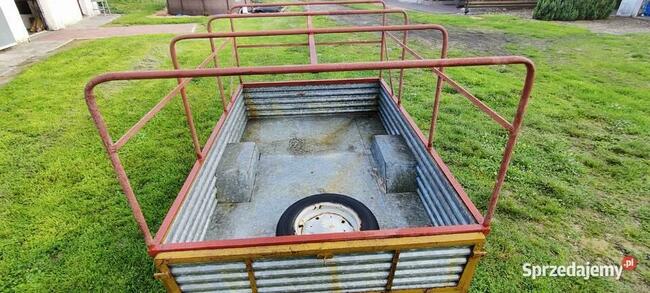 przyczepka samochodowa