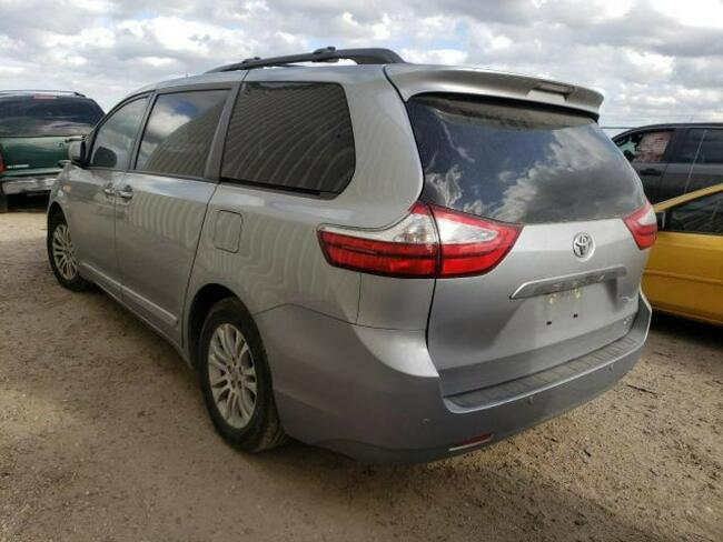 Toyota Sienna 2016, 3.5L, XLE, od ubezpieczalni