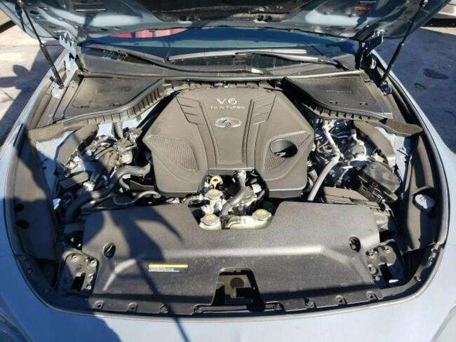 Infiniti Q60 2021, 3.0L, Red Sport, od ubezpieczalni