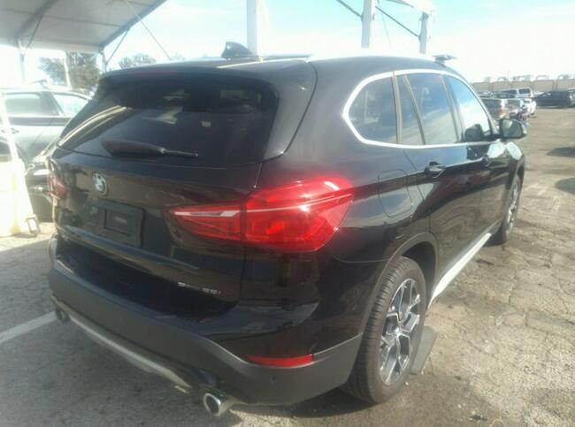 BMW X1 2020, 2.0L, porysowany lakier