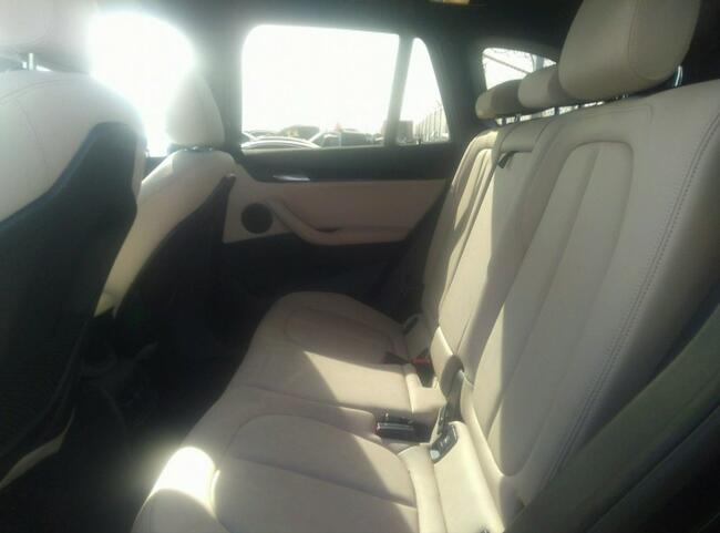 BMW X1 2020, 2.0L, porysowany lakier